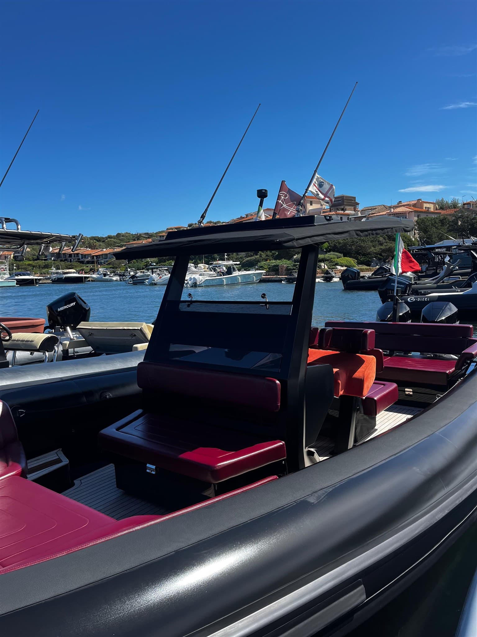 Novamarine Rh 1000 - Detail View 1 Novamarine Rh 1000 - Detail View 1