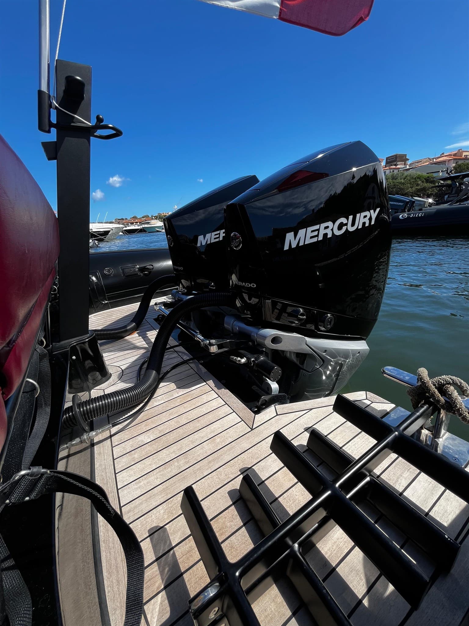 Novamarine Rh 1000 - Interior View Novamarine Rh 1000 - Interior View