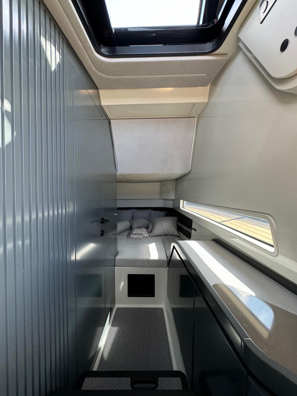 G-Tender Dieci4 - Main View G-Tender Dieci4 - Main View