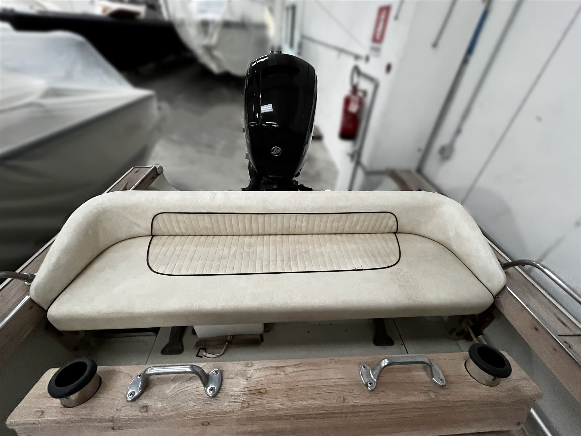 Boston Whaler OUTRAGE 18 usato - foto hero 8