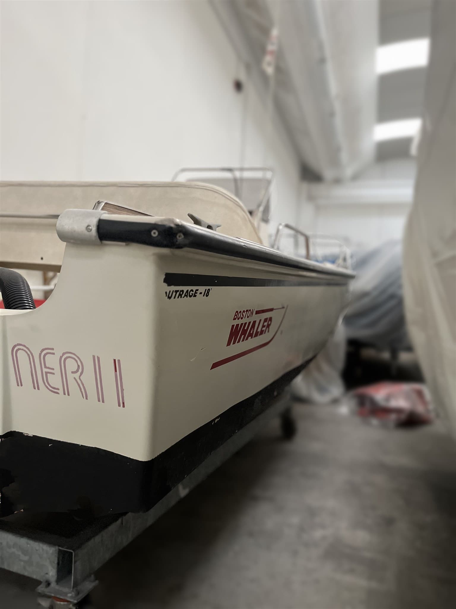 Boston Whaler OUTRAGE 18 usato - foto hero 11