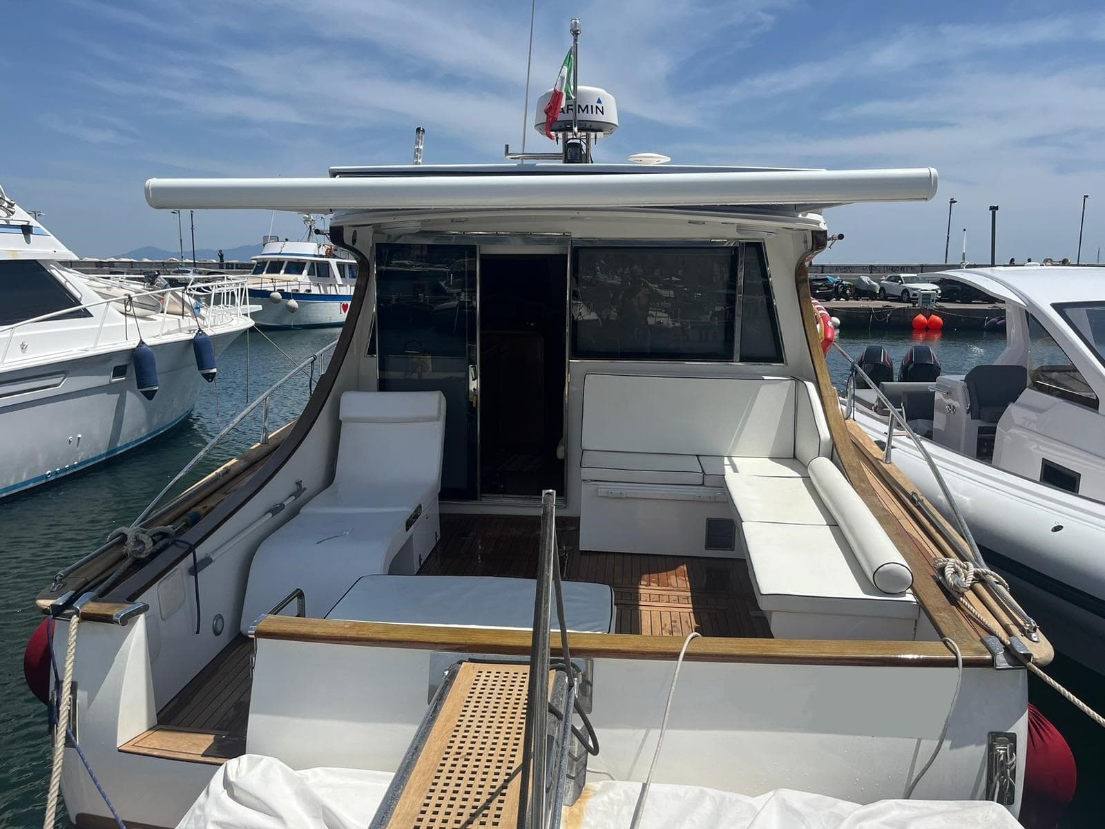 Solare Solare 46 - Interior View Solare Solare 46 - Interior View