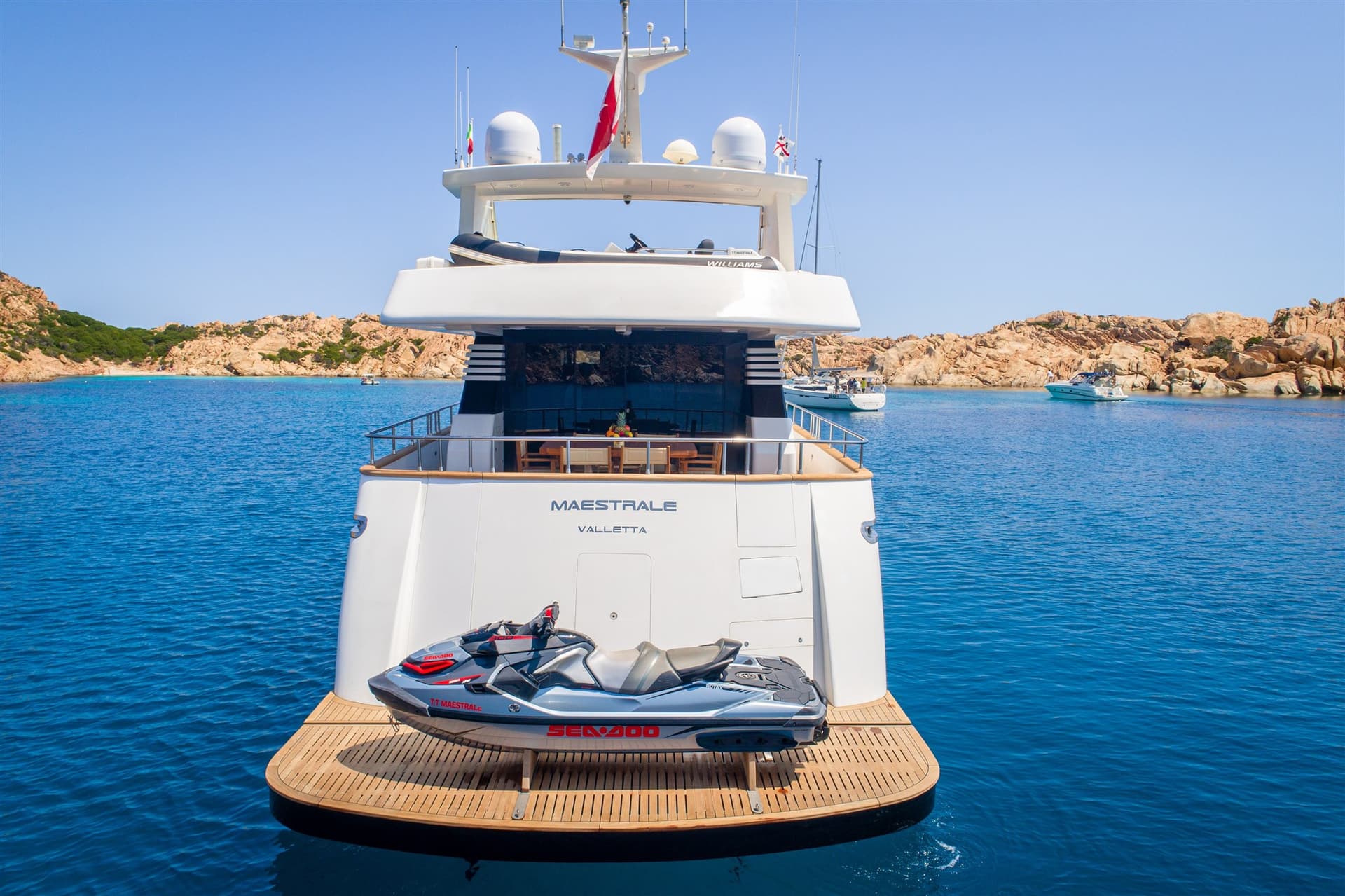 Cantieri di Pisa Akhir 85 - Interior View Cantieri di Pisa Akhir 85 - Interior View