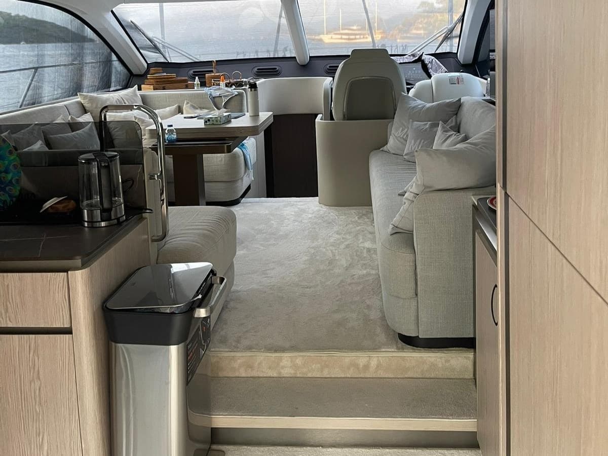 Azimut 53 Flybridge usato - foto hero 12