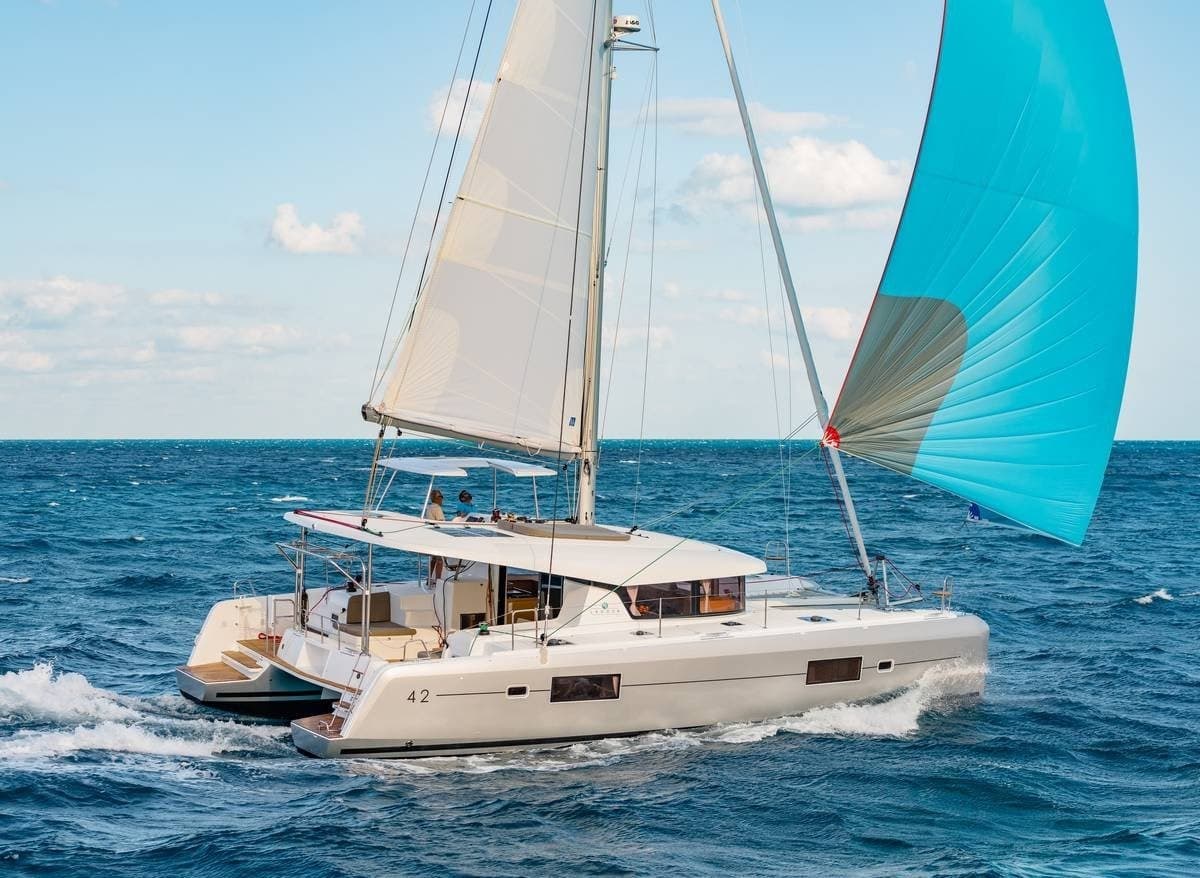 Lagoon 42 Millenium - Deck View Lagoon 42 Millenium - Deck View