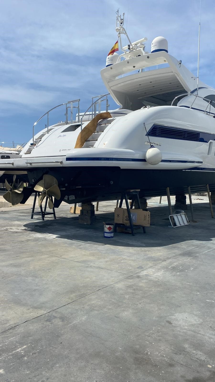 Overmarine Mangusta 72 Open - Interior View Overmarine Mangusta 72 Open - Interior View