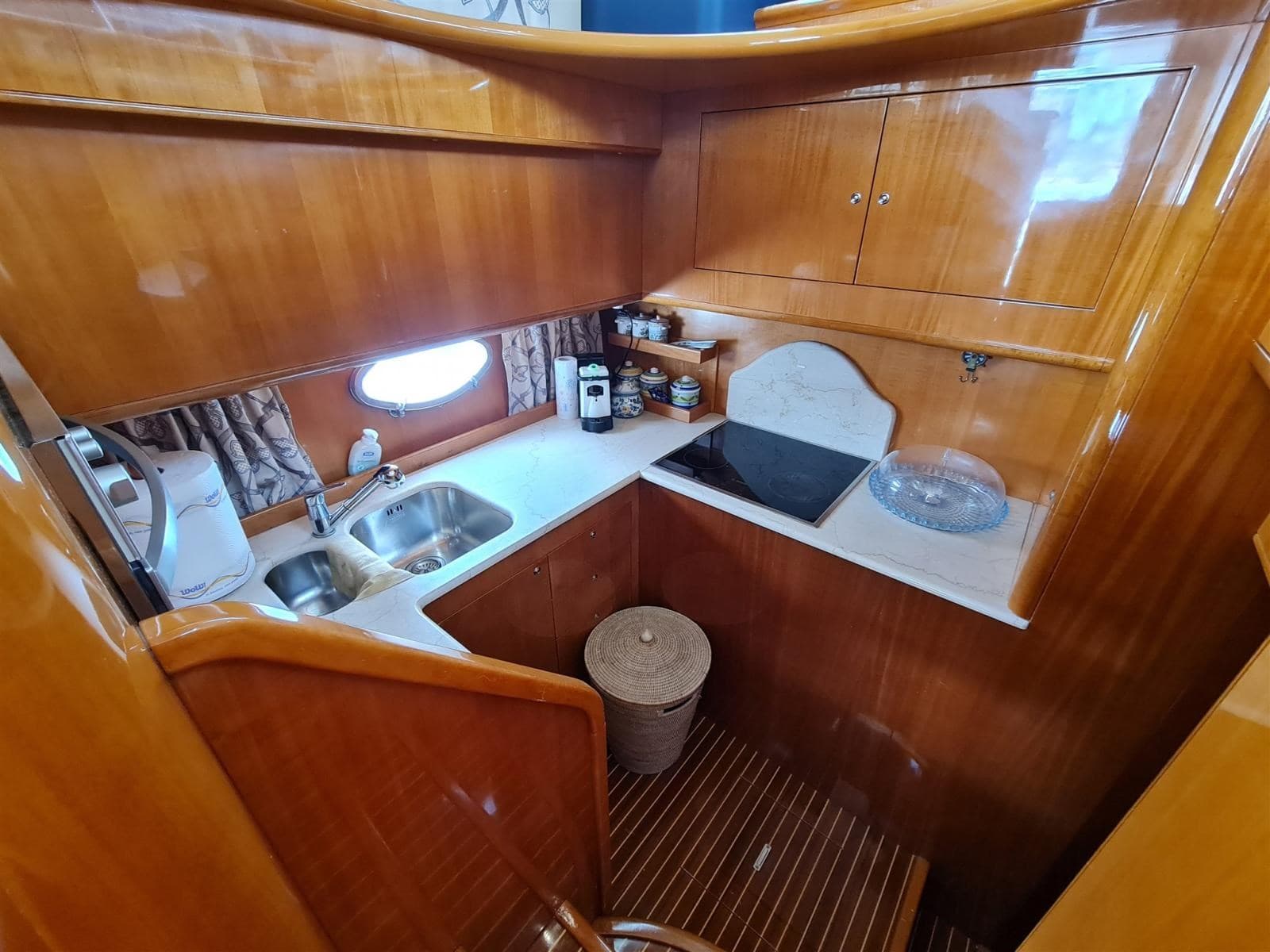 Uniesse Marine 55 MY usato - foto hero 19