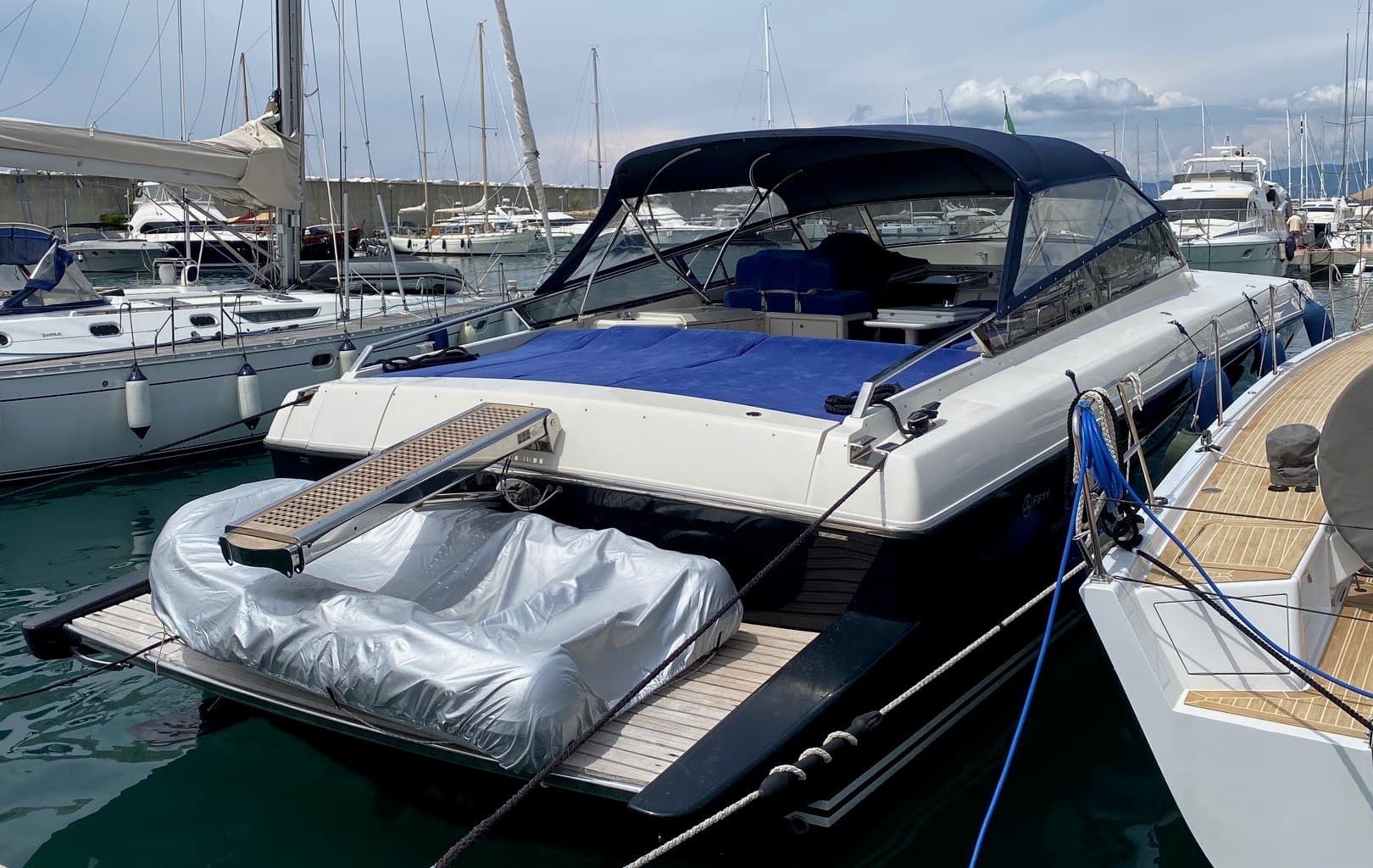 Itama Fifty - Deck View Itama Fifty - Deck View