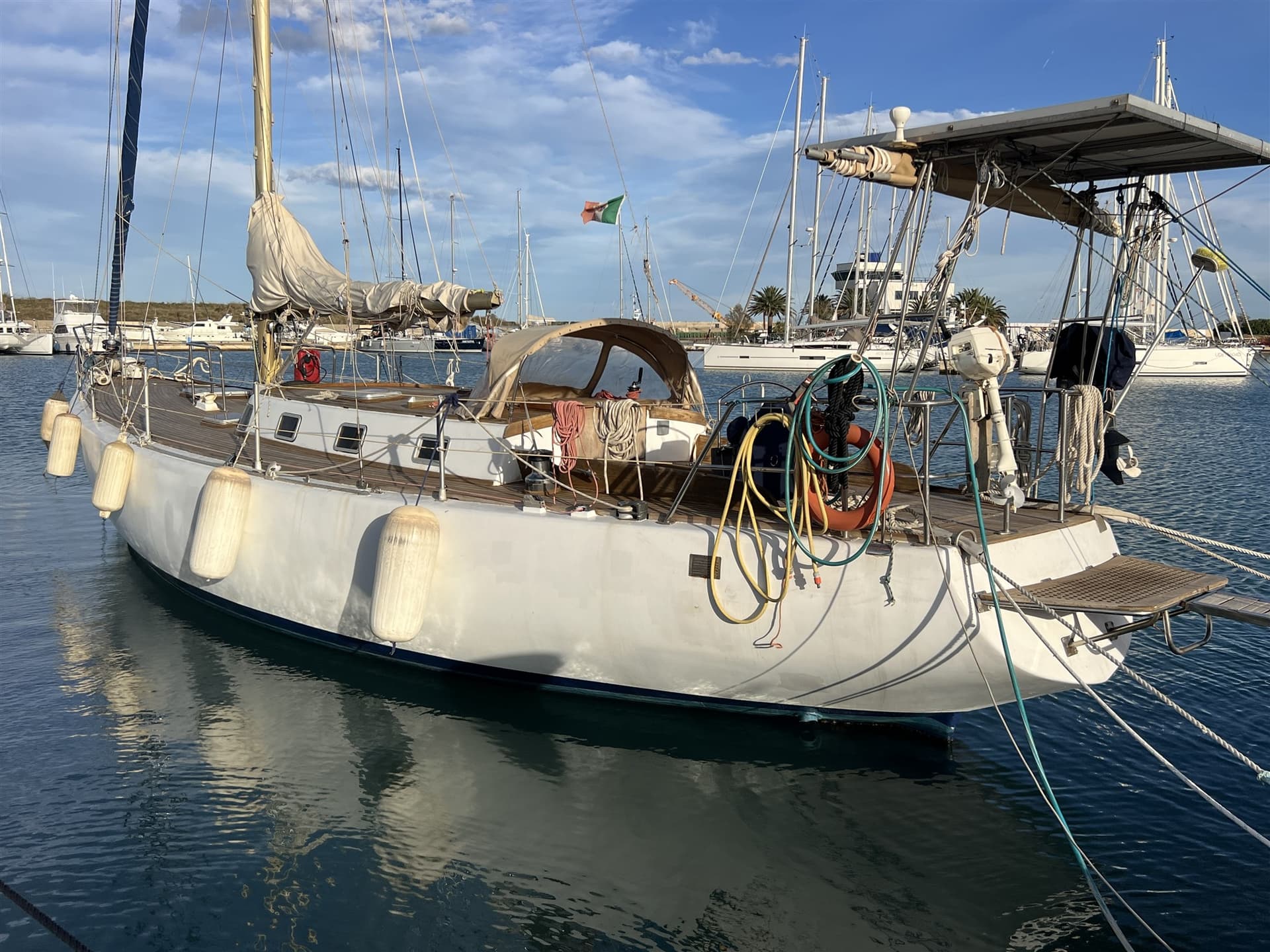 Société d'Études de Carènes Beaufort 16 - Detail View 1 Société d'Études de Carènes Beaufort 16 - Detail View 1