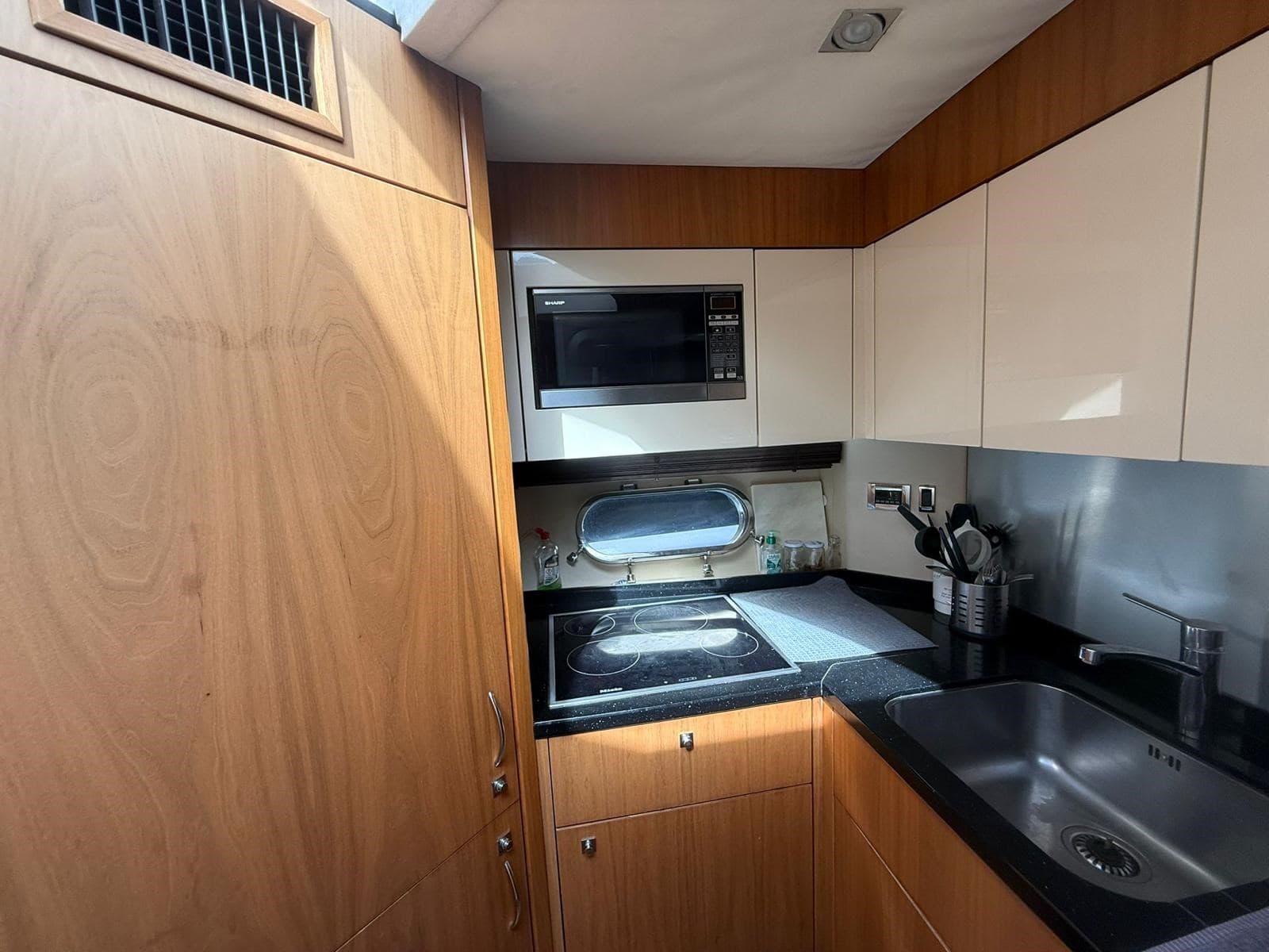 Sunseeker Predator 64 gebraucht - Hauptbild 16