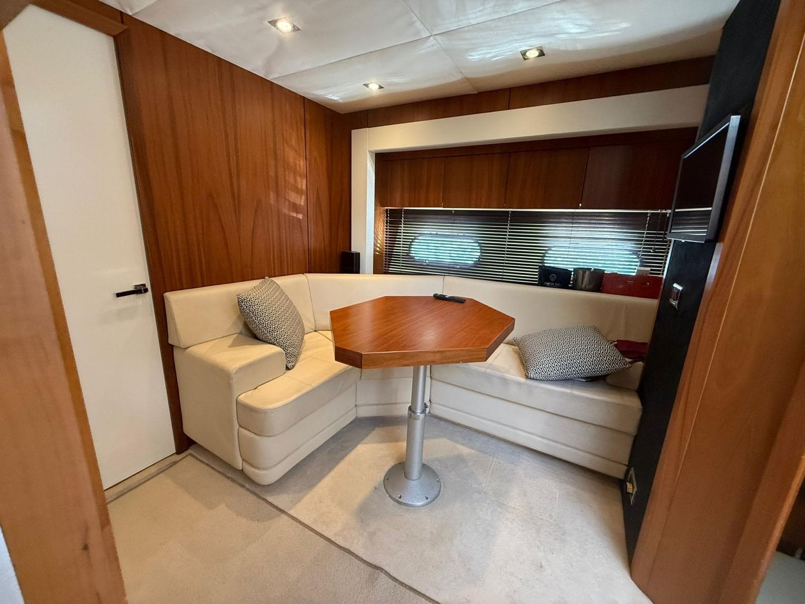 Sunseeker Predator 64 gebraucht - Hauptbild 17