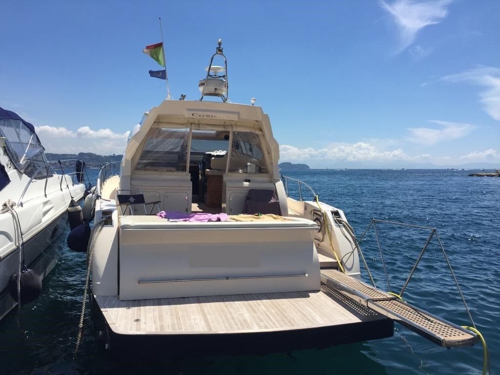 Cayman 48 Wa - Deck View Cayman 48 Wa - Deck View