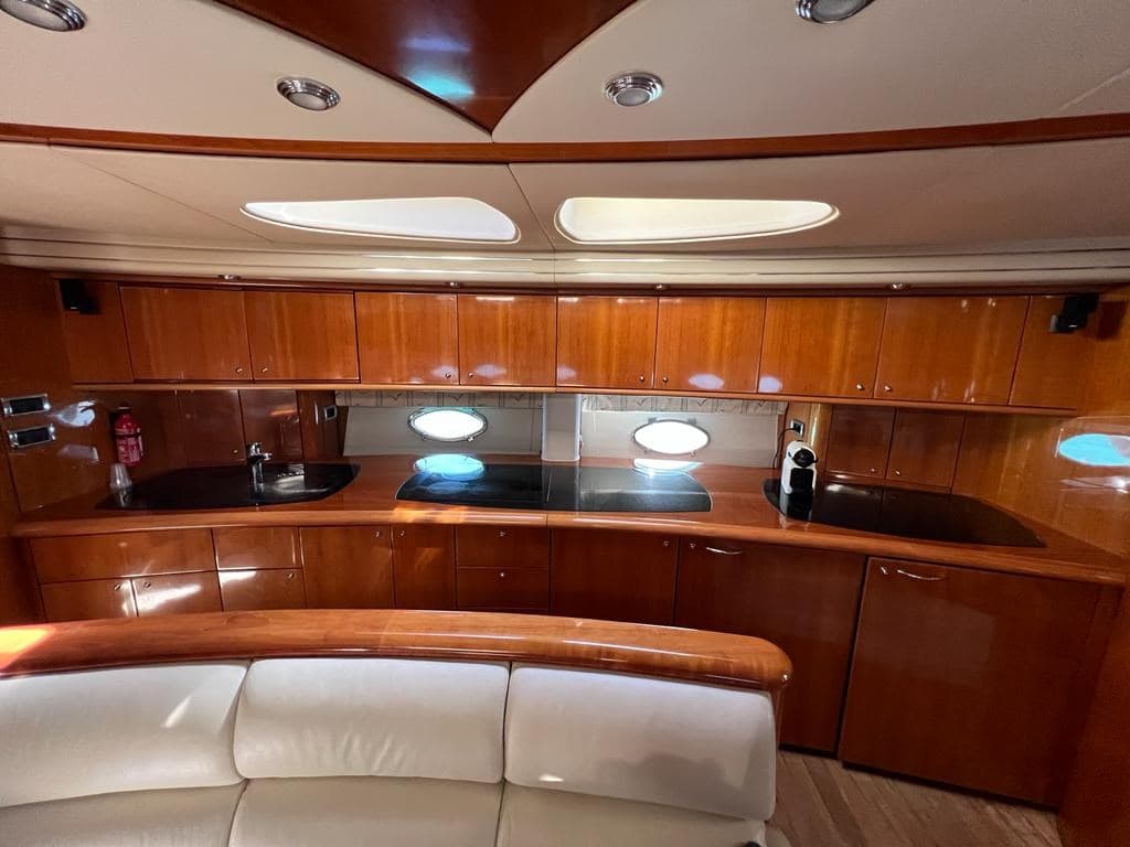 Sunseeker Predator 75 d'occasion - image hero 17