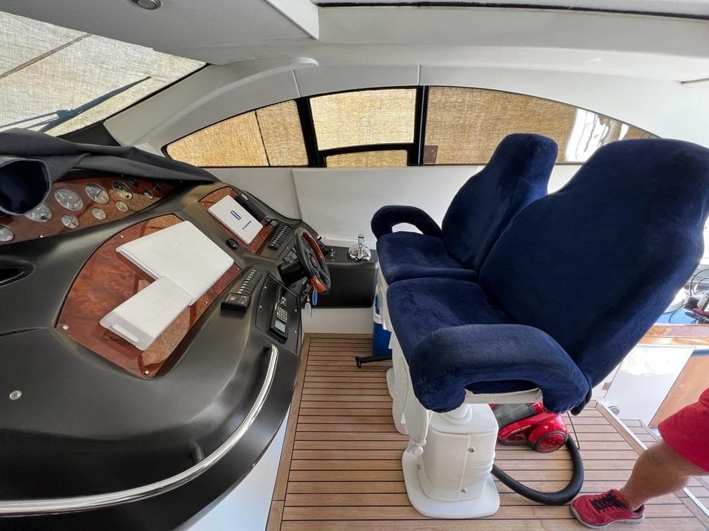 Sunseeker Predator 75 d'occasion - image hero 11