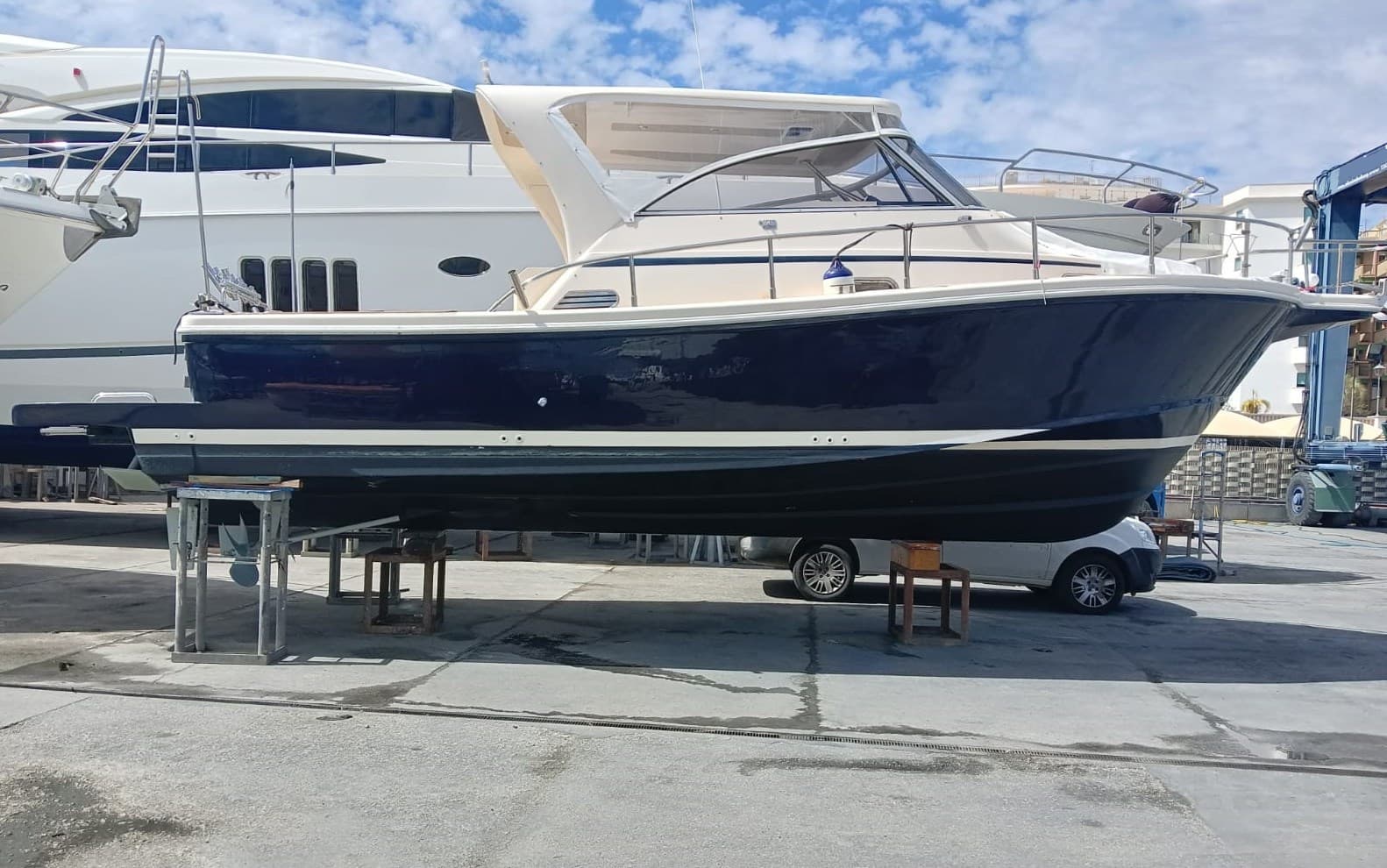 Cayman 30 Wa - Main View Cayman 30 Wa - Main View