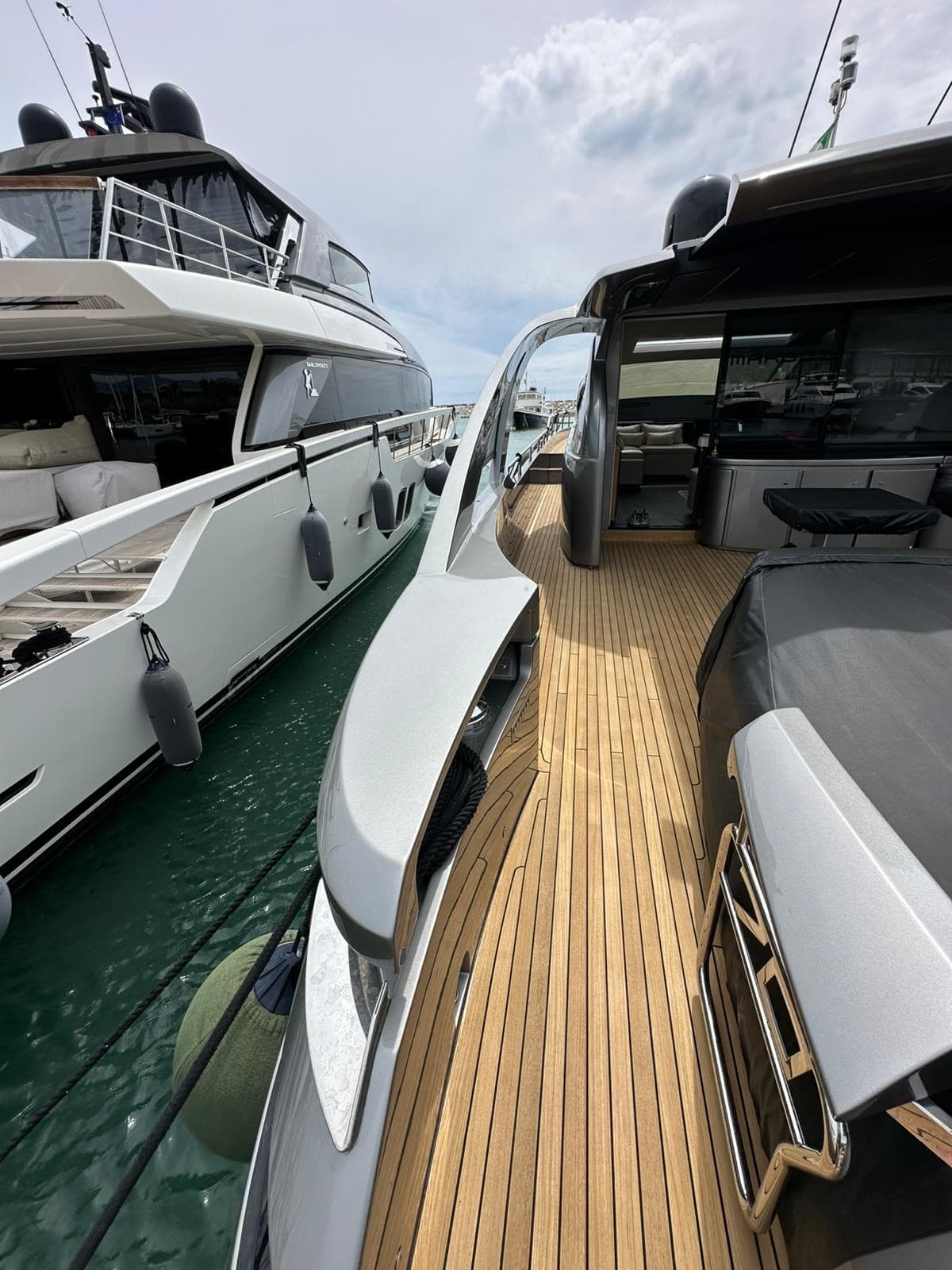 Pershing Pershing 70 - Deck View Pershing Pershing 70 - Deck View