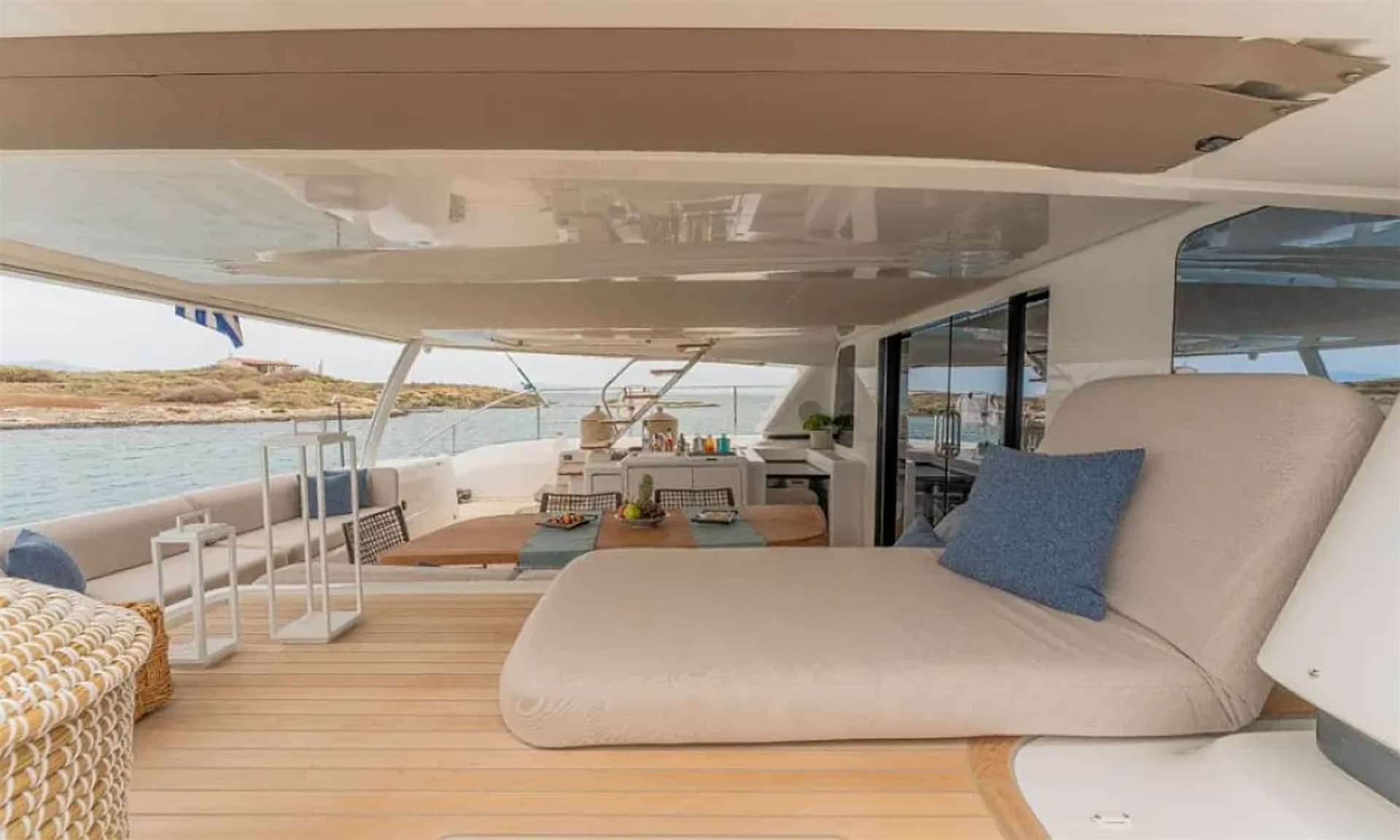 Lagoon Sixty7 - Interior View Lagoon Sixty7 - Interior View