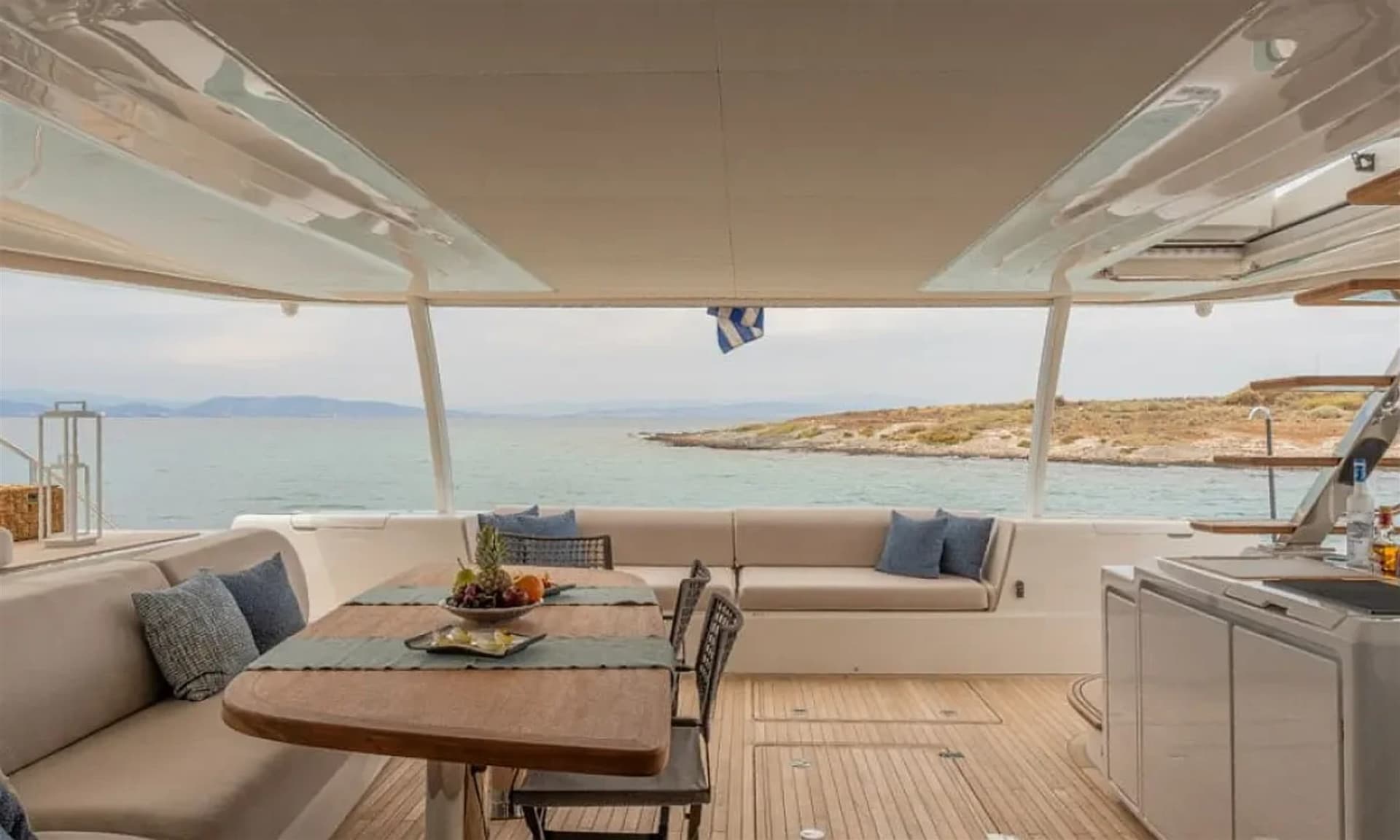 Lagoon Sixty7 - Deck View Lagoon Sixty7 - Deck View