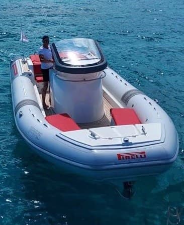 Pirelli Pzero 880 Sport - Detail View 1 Pirelli Pzero 880 Sport - Detail View 1