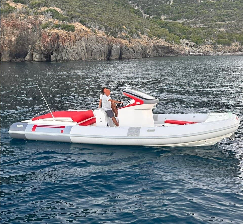 Pirelli Pzero 880 Sport - Main View Pirelli Pzero 880 Sport - Main View