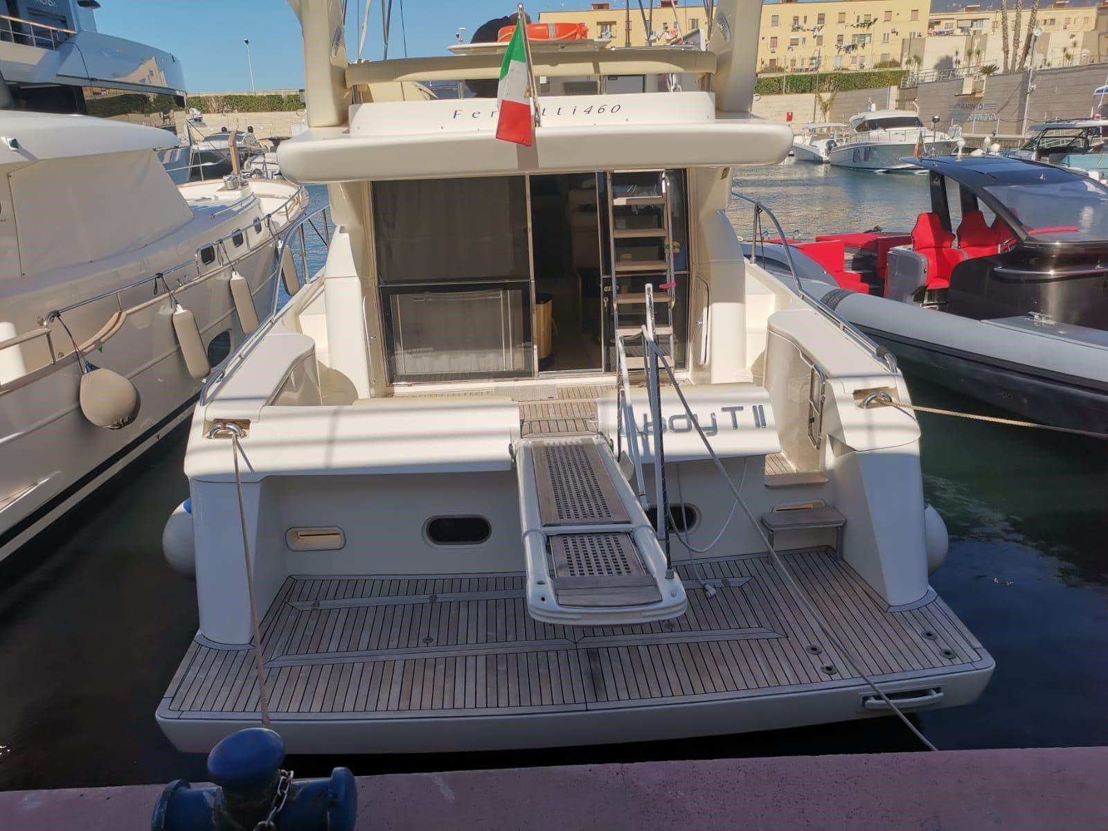 Ferretti Yachts Ferretti 460 - Detail View 1 Ferretti Yachts Ferretti 460 - Detail View 1