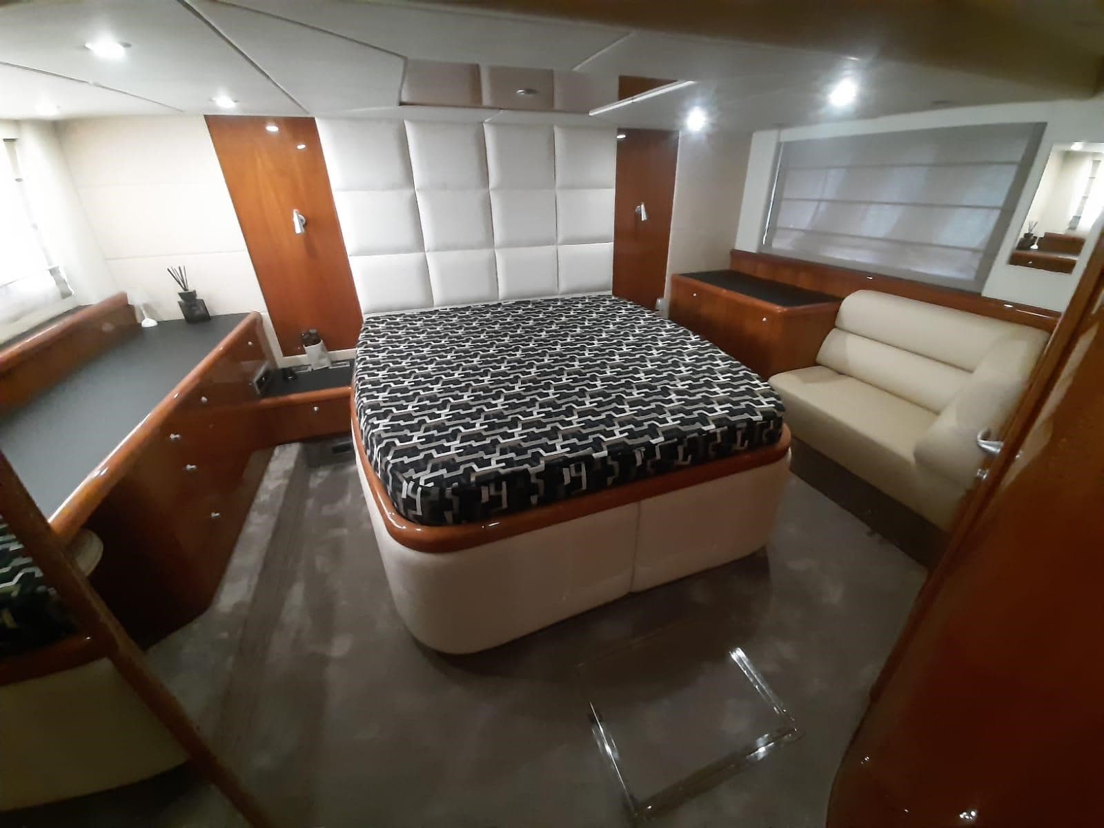 Sunseeker Predator 62 d'occasion - image hero 16