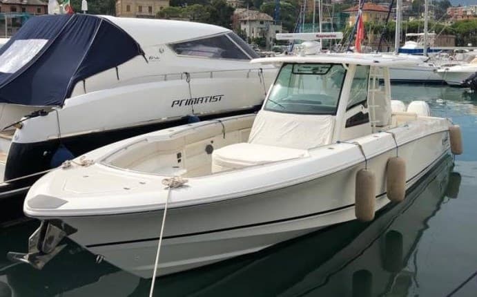 Boston Whaler 380 Outrage - Detail View 1 Boston Whaler 380 Outrage - Detail View 1