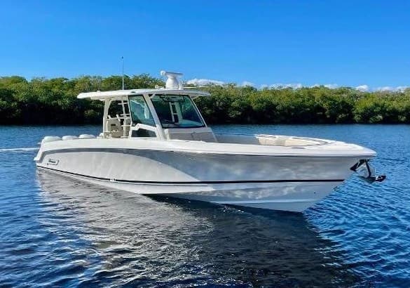 Boston Whaler 380 Outrage - Main View Boston Whaler 380 Outrage - Main View