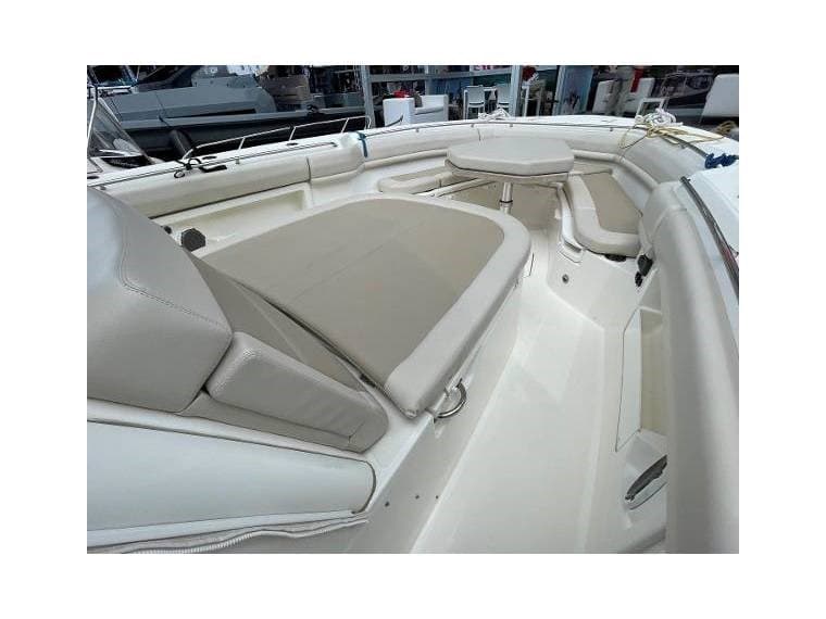 Boston Whaler 380 Outrage - Deck View Boston Whaler 380 Outrage - Deck View