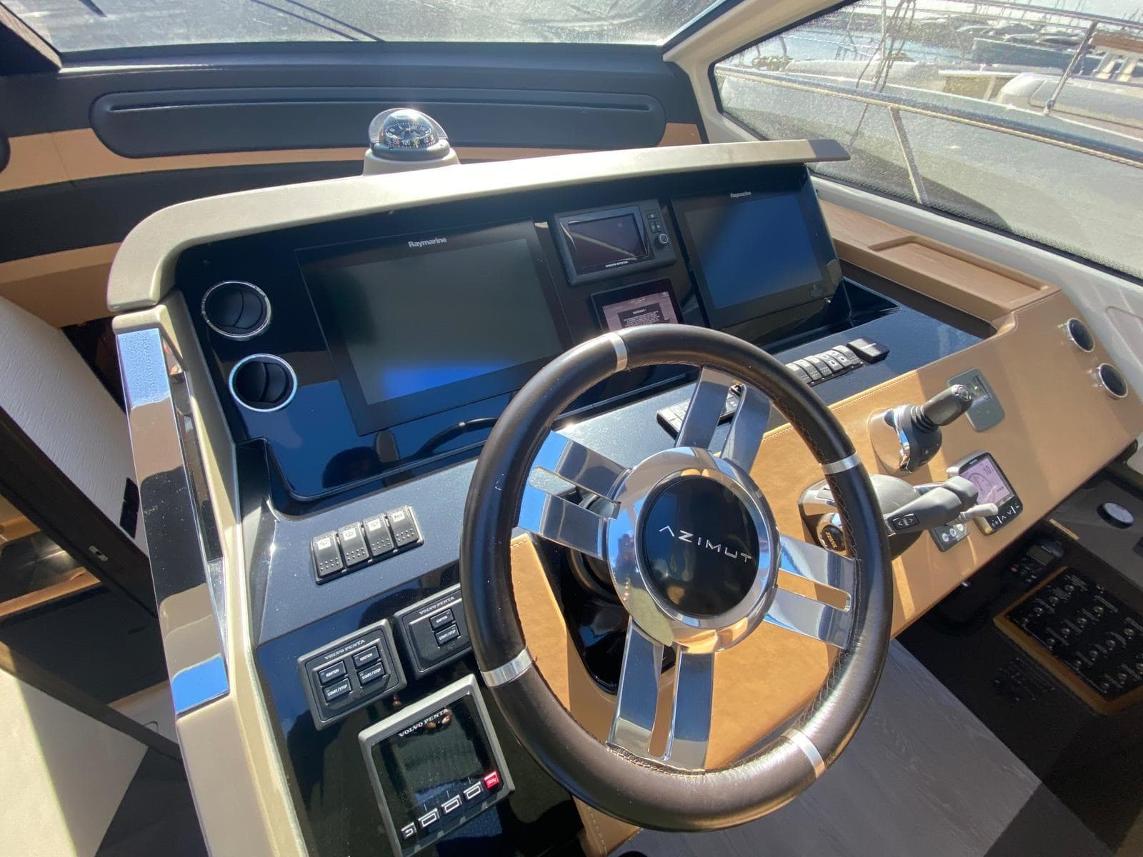 Azimut 77S d'occasion - image hero 14