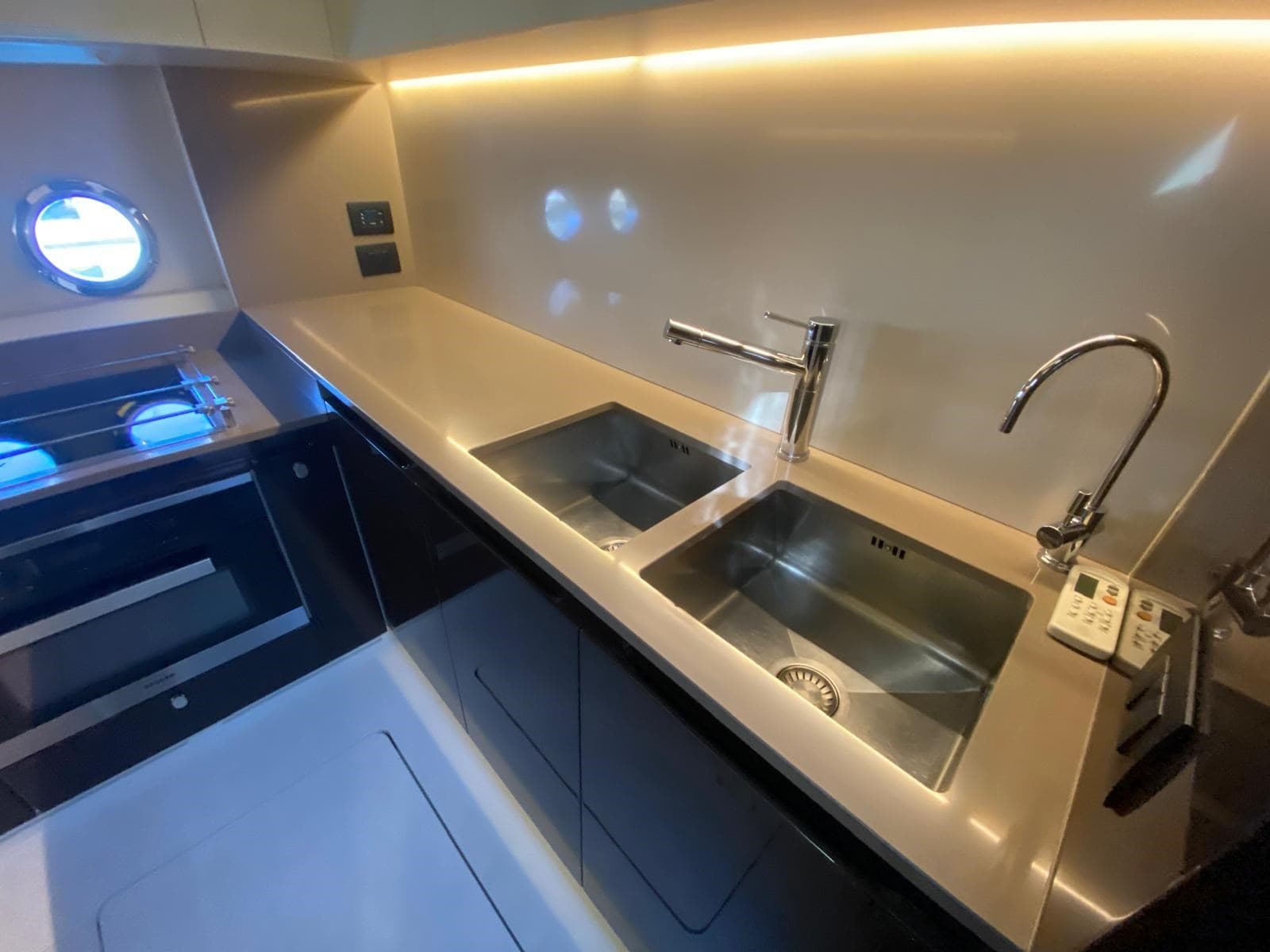 Azimut 77S d'occasion - image hero 16