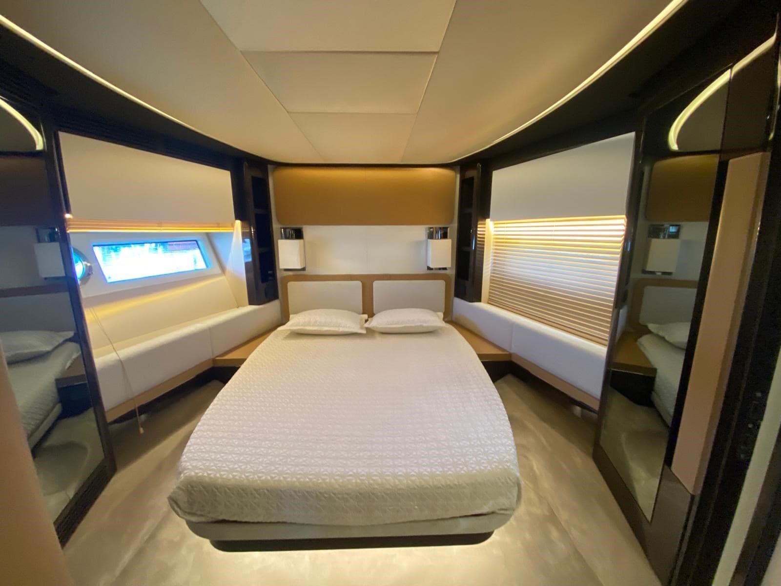 Azimut 77S d'occasion - image hero 20