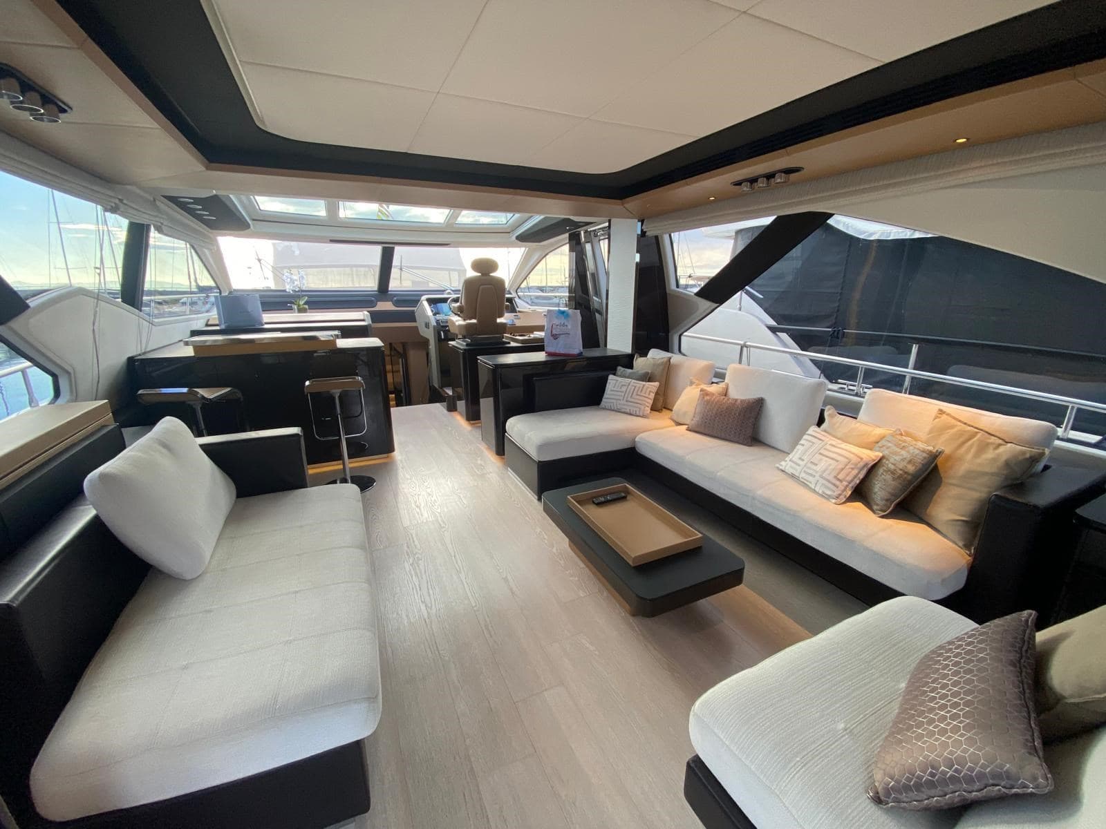 Azimut 77S d'occasion - image hero 10
