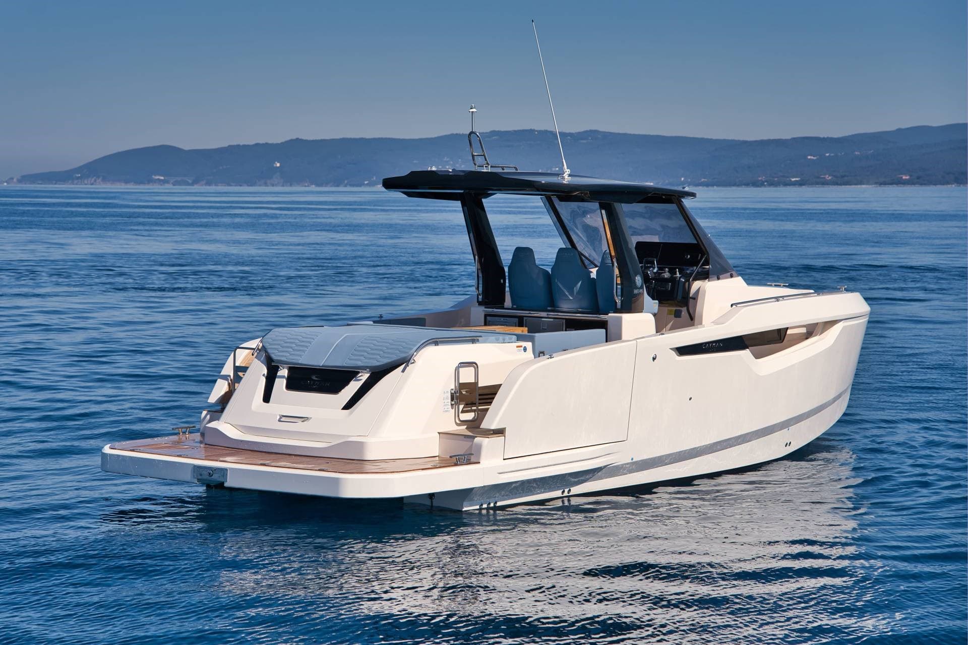 Cayman 380wa - Interior View Cayman 380wa - Interior View