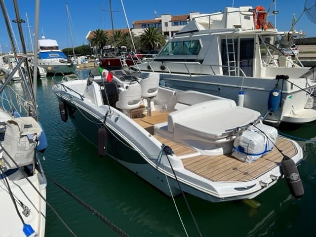 Sessa Marine Key Largo 27 Inboard gebraucht - Detail 1