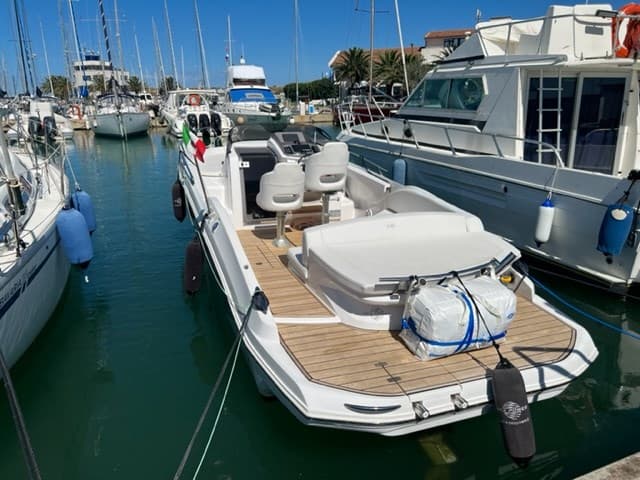 Sessa Marine Key Largo 27 Inboard used - detail 2