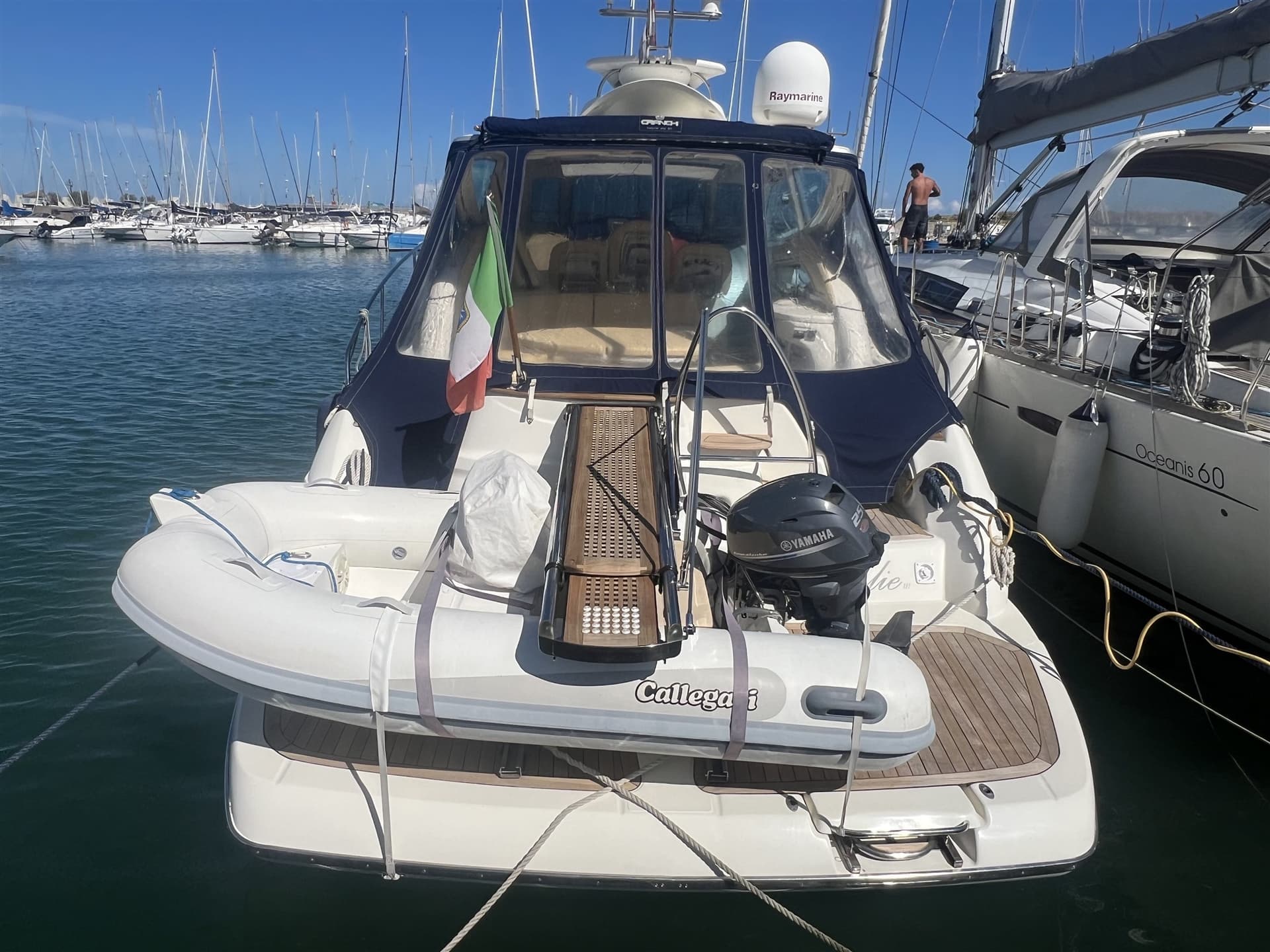 Cranchi Mediterranee 43 Hard Top - Detail View 1 Cranchi Mediterranee 43 Hard Top - Detail View 1