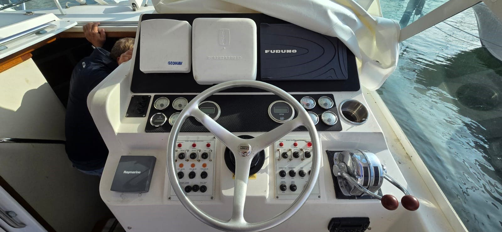 Cabo 31 Express d'occasion - image hero 9