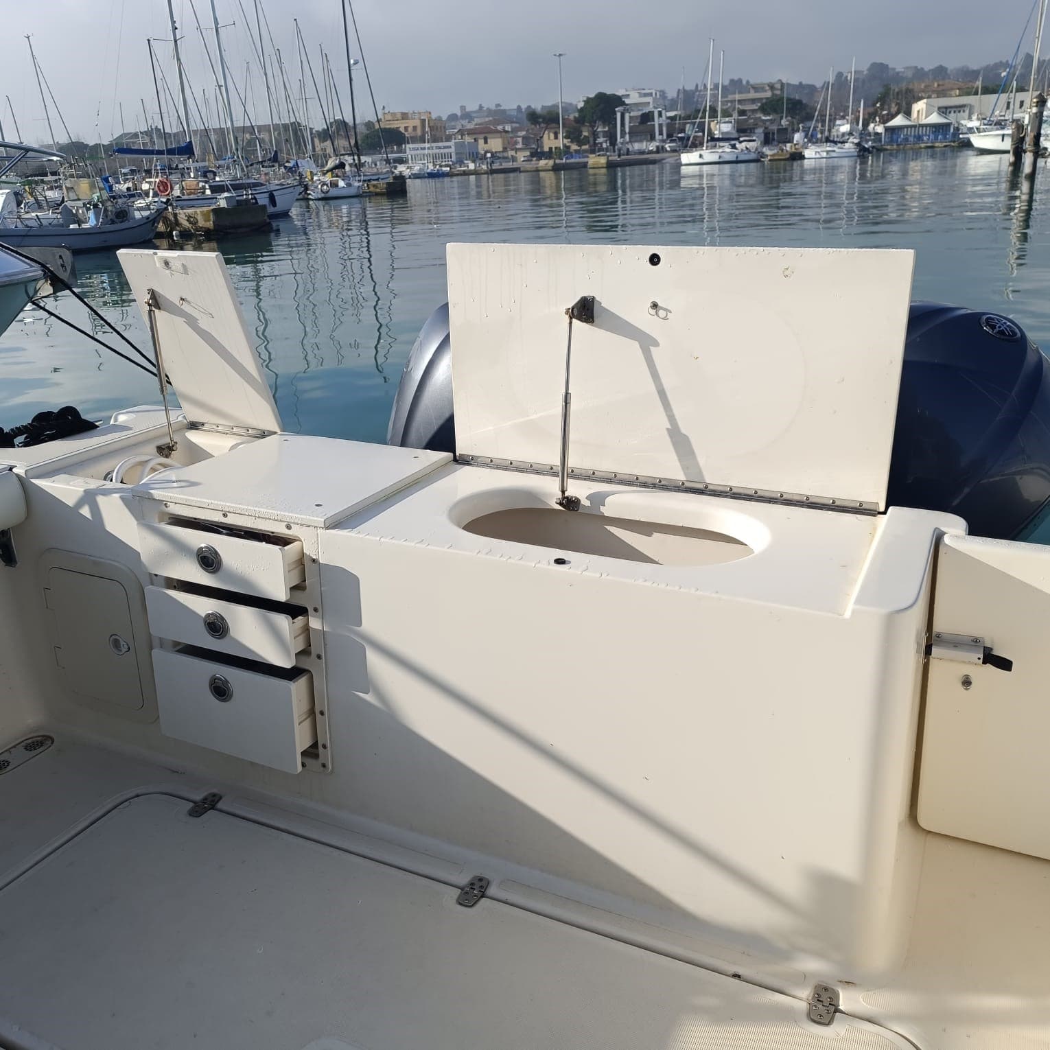 Pursuit 3070 Offshore Center Console usato - foto hero 18