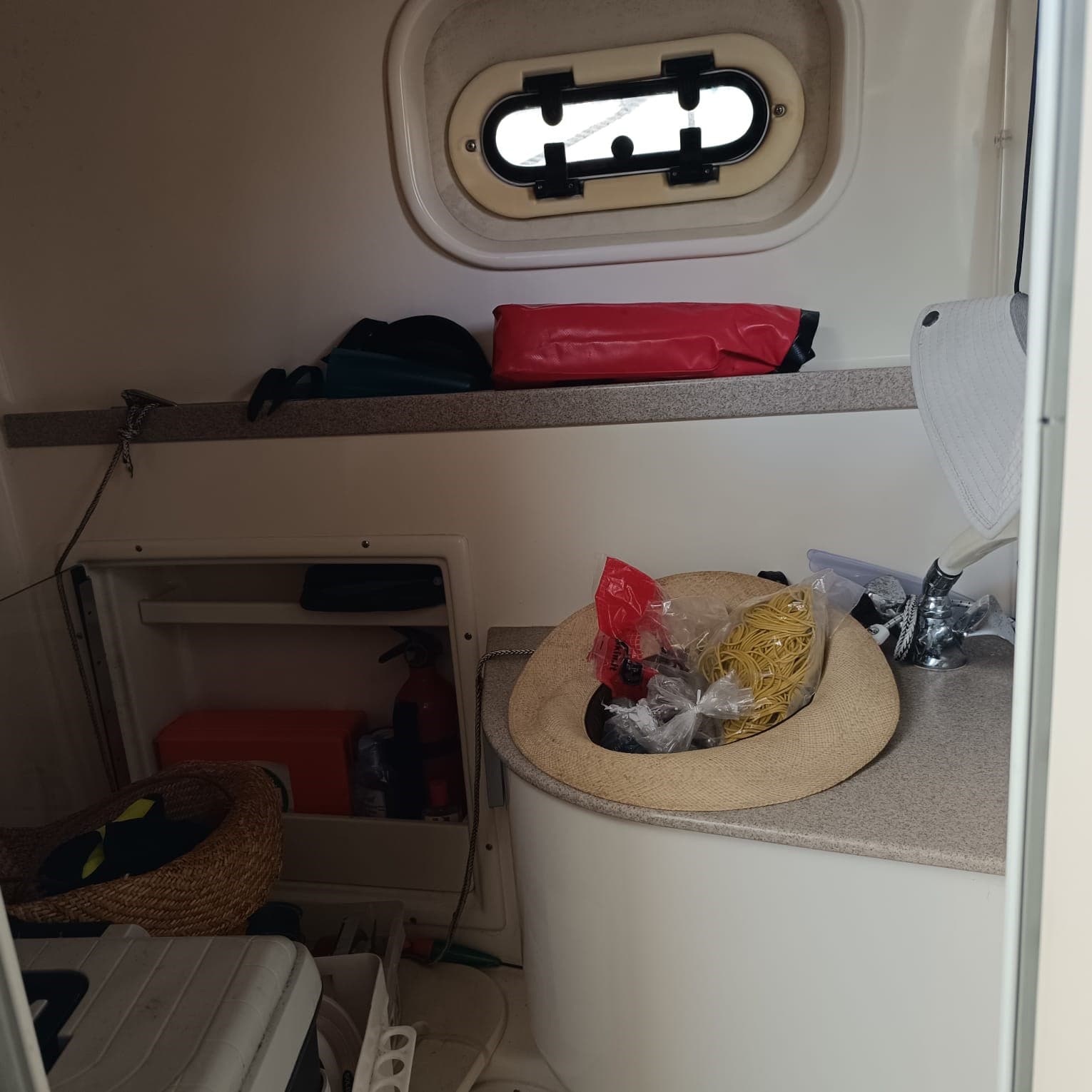 Pursuit 3070 Offshore Center Console usato - foto hero 17