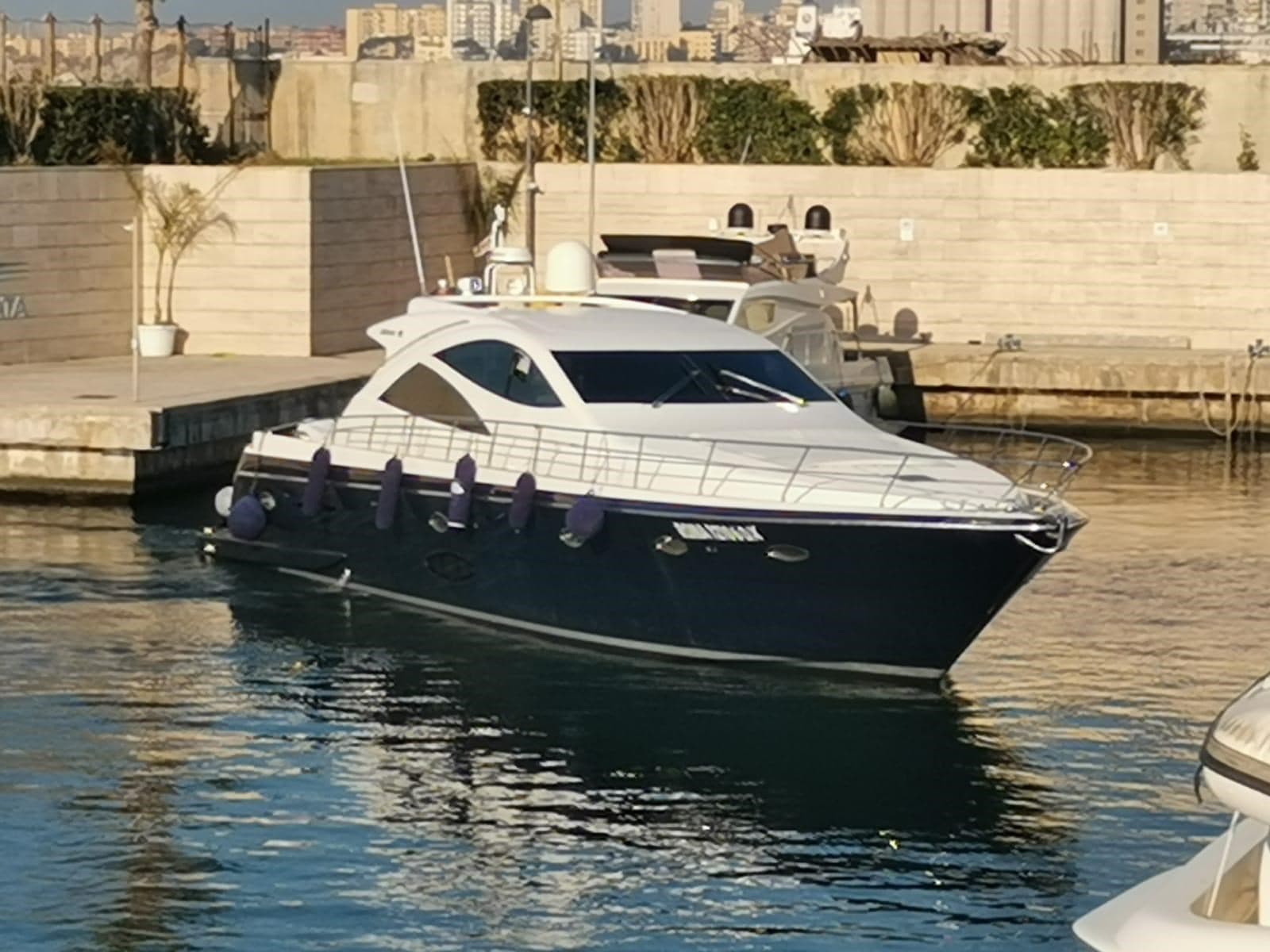 Uniesse Marine Uniesse 65 Sport - Deck View Uniesse Marine Uniesse 65 Sport - Deck View