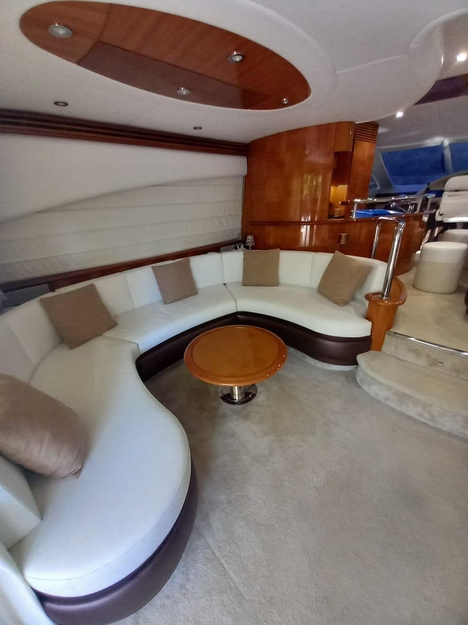 Azimut 62 used - hero image 16