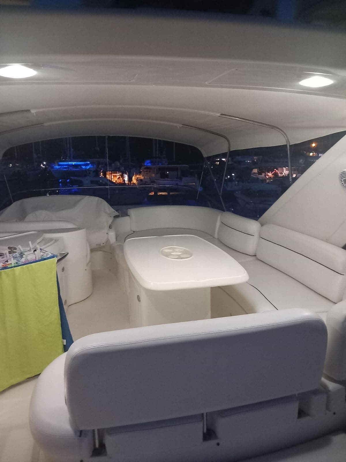 Azimut 62 used - hero image 11