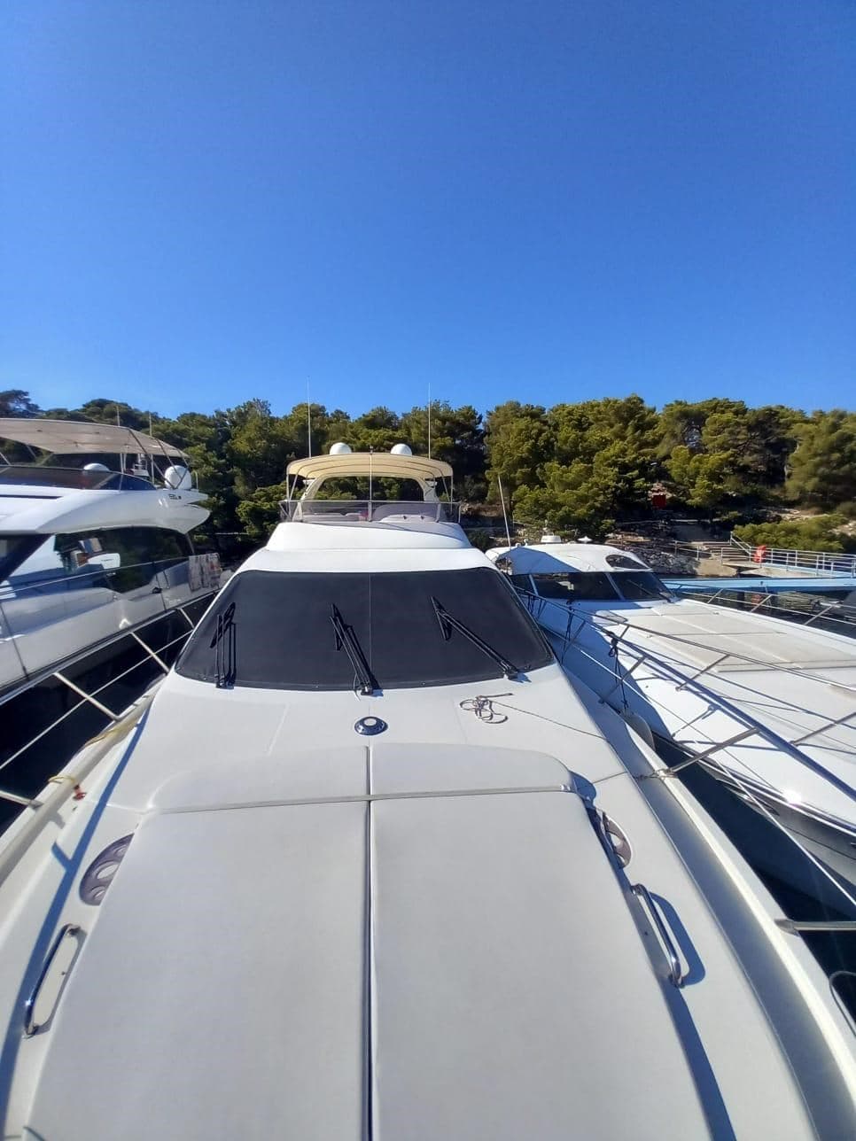 Azimut 62 used - hero image 6