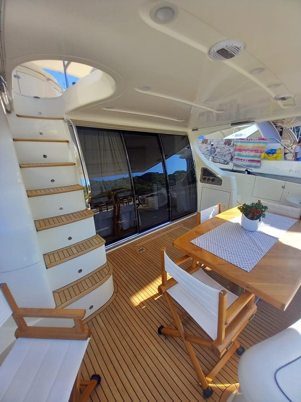 Azimut 62 used - hero image 13