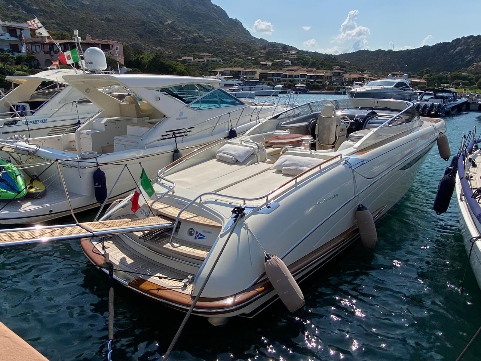 Riva 44 Rivarama - Detail View 1 Riva 44 Rivarama - Detail View 1