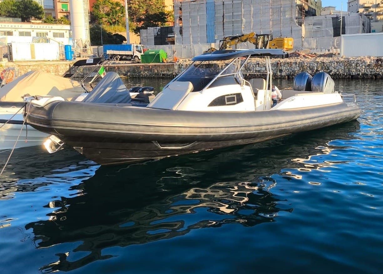 Jokerboat Clubman C35 T-Top - Deck View Jokerboat Clubman C35 T-Top - Deck View