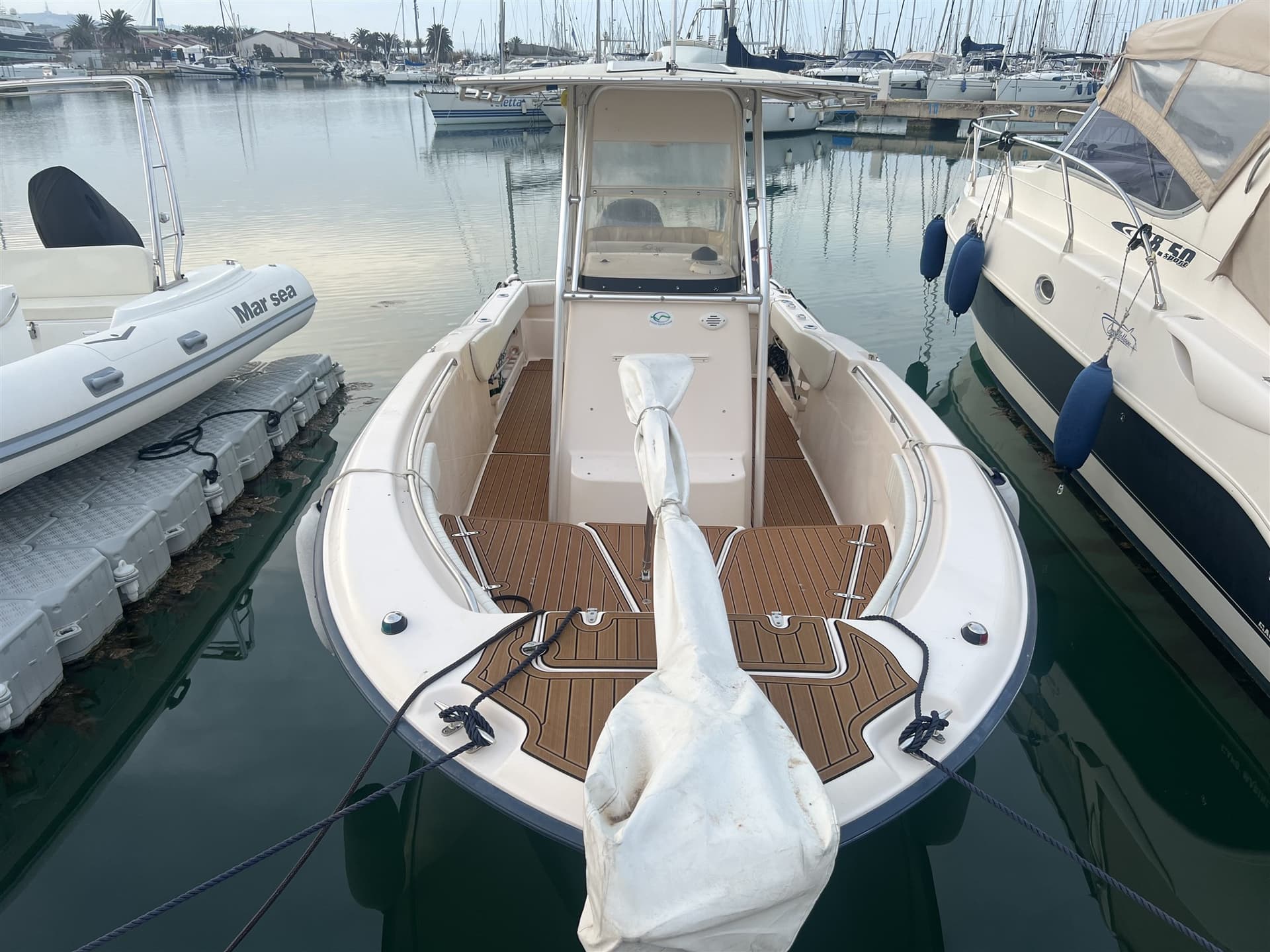 Grady White Boats 257 Advance - Detail View 1 Grady White Boats 257 Advance - Detail View 1