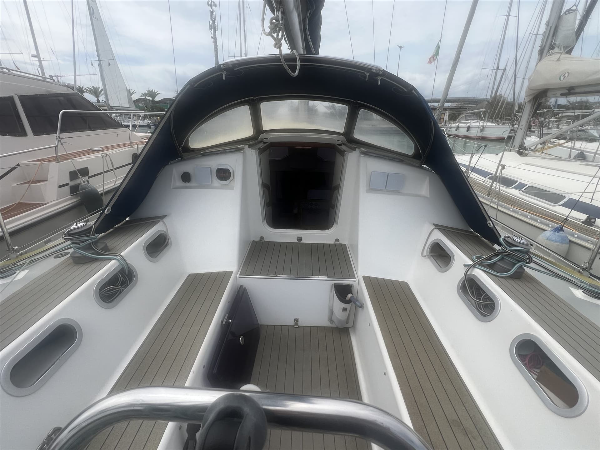 RM Yachts RM1050 used - hero image 5