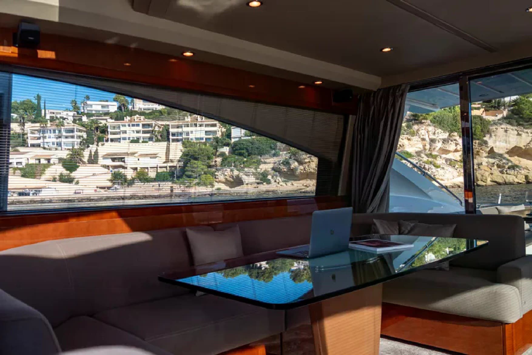 Princess Yachts V65 usato - foto hero 10